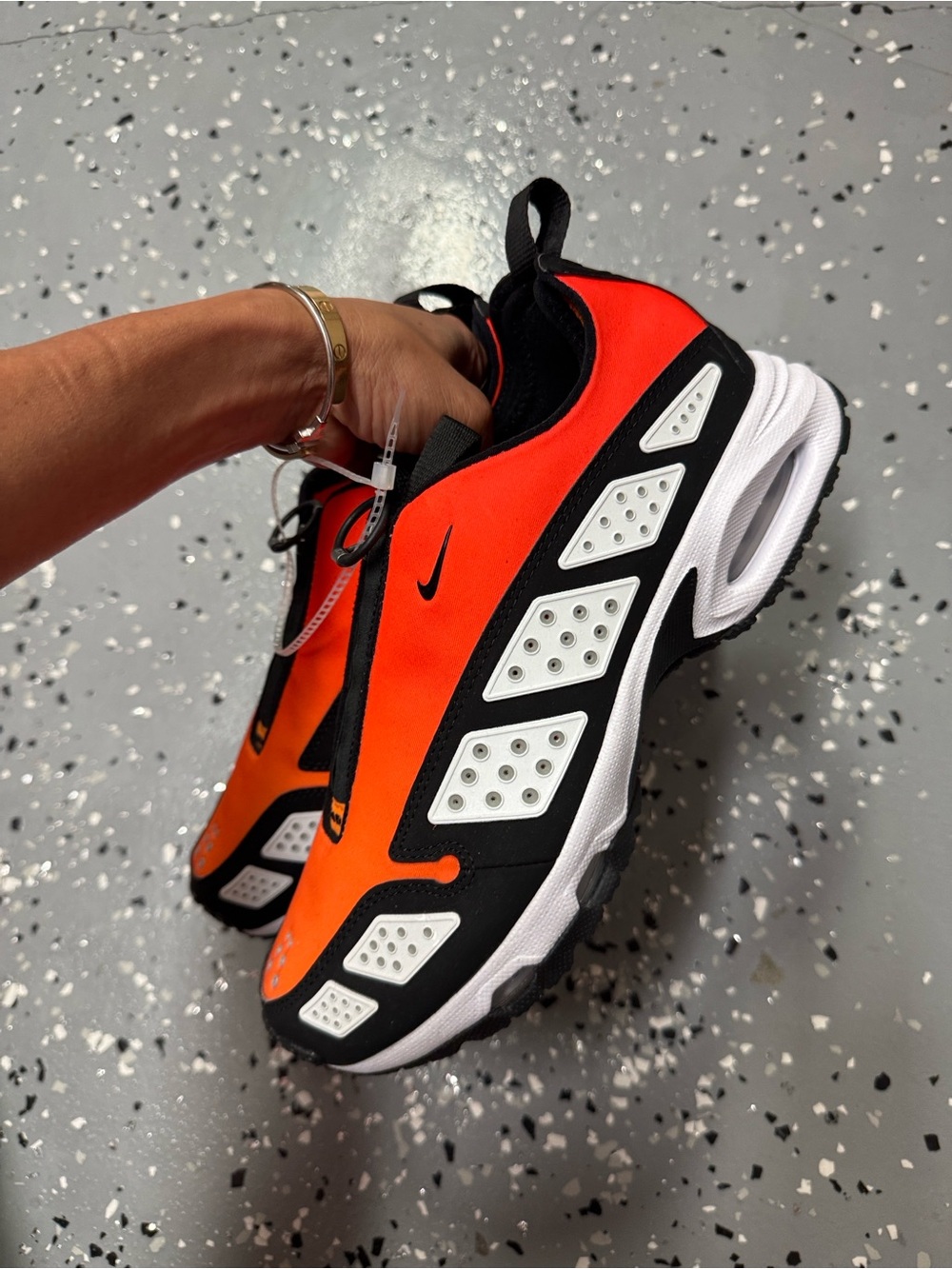 NEW! Nike Air Max Sunder SNDR Bright Crimson Slip On Shoes - Picture 6 of 6